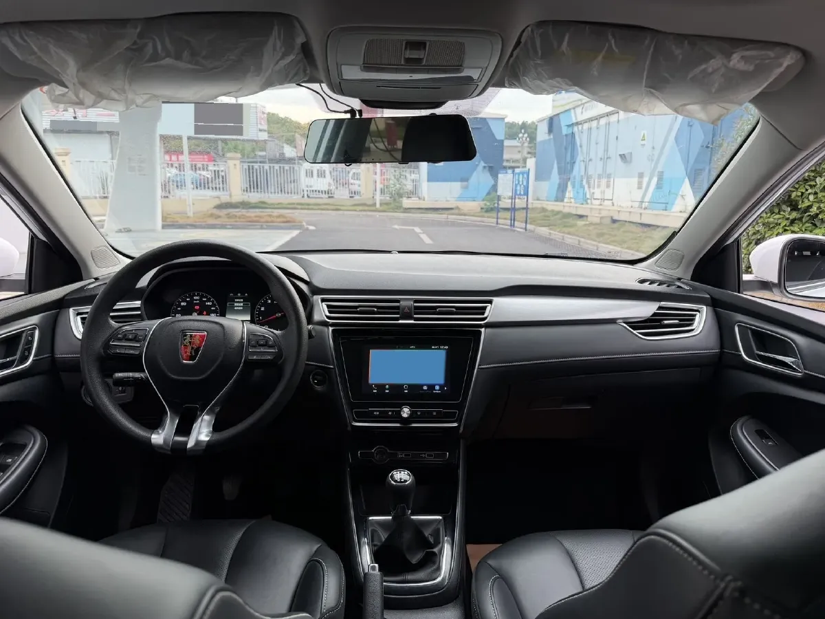 2020 Roewe i5 1.5L 120HP L4 5MT,autocango,china used car exporter,china ev exporter,chinese used car exporter,chinese used ev exporter