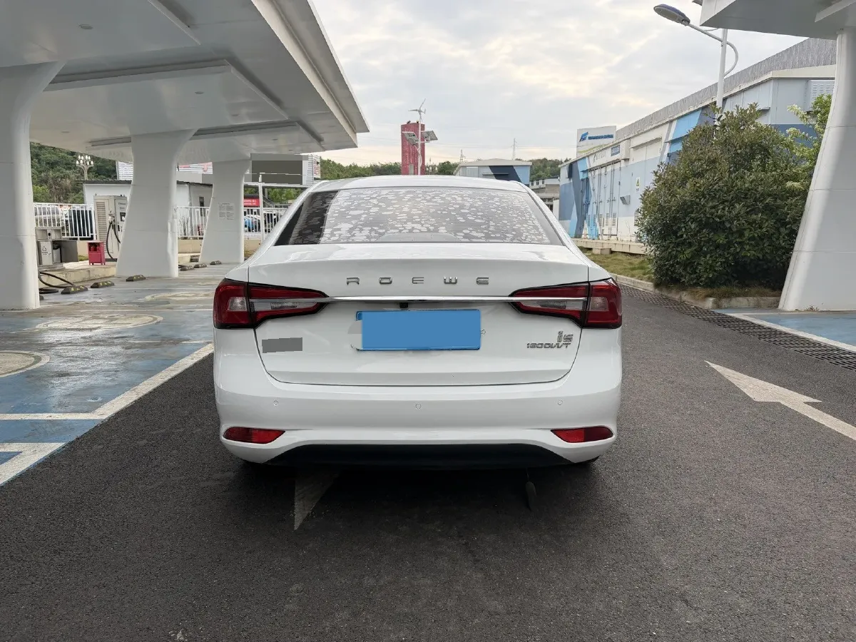 2020 Roewe i5 1.5L 120HP L4 5MT,autocango,china used car exporter,china ev exporter,chinese used car exporter,chinese used ev exporter