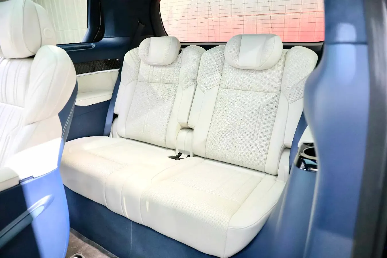 2022 Zeekr 009 BEV 116KWH,autocango,china used car exporter,china ev exporter,chinese used car exporter,chinese used ev exporter