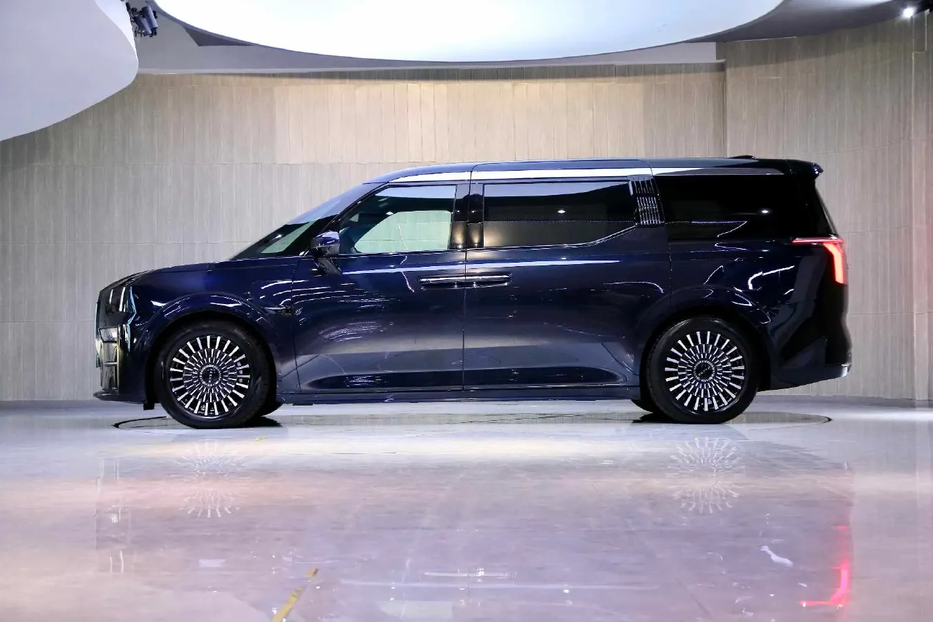 2022 Zeekr 009 BEV 116KWH,autocango,china used car exporter,china ev exporter,chinese used car exporter,chinese used ev exporter