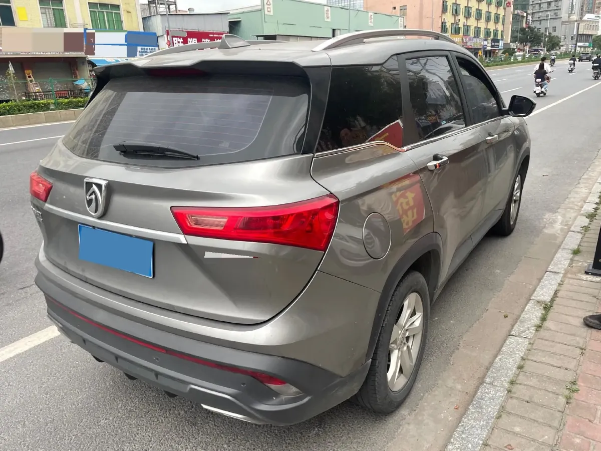 2018 BaoJun 530 1.5T 150HP L4 6MT,autocango,china used car exporter,china ev exporter,chinese used car exporter,chinese used ev exporter