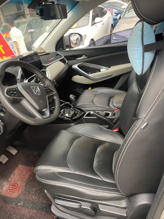 2018 BaoJun 530 1.5T 150HP L4 6MT,autocango,china used car exporter,china ev exporter,chinese used car exporter,chinese used ev exporter