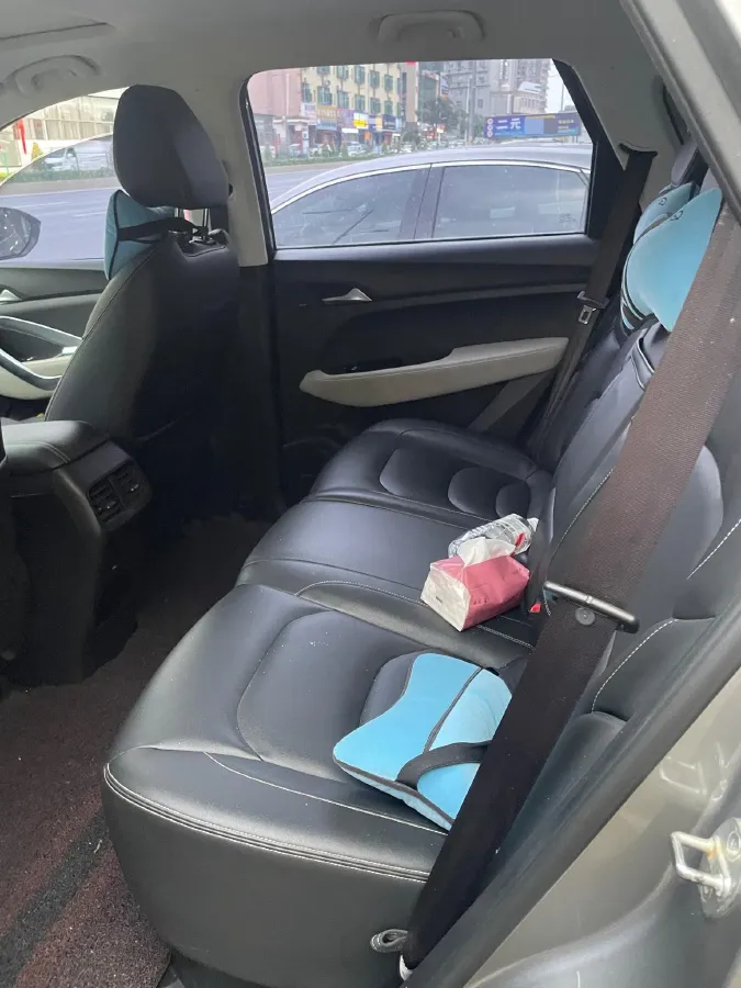 2018 BaoJun 530 1.5T 150HP L4 6MT,autocango,china used car exporter,china ev exporter,chinese used car exporter,chinese used ev exporter