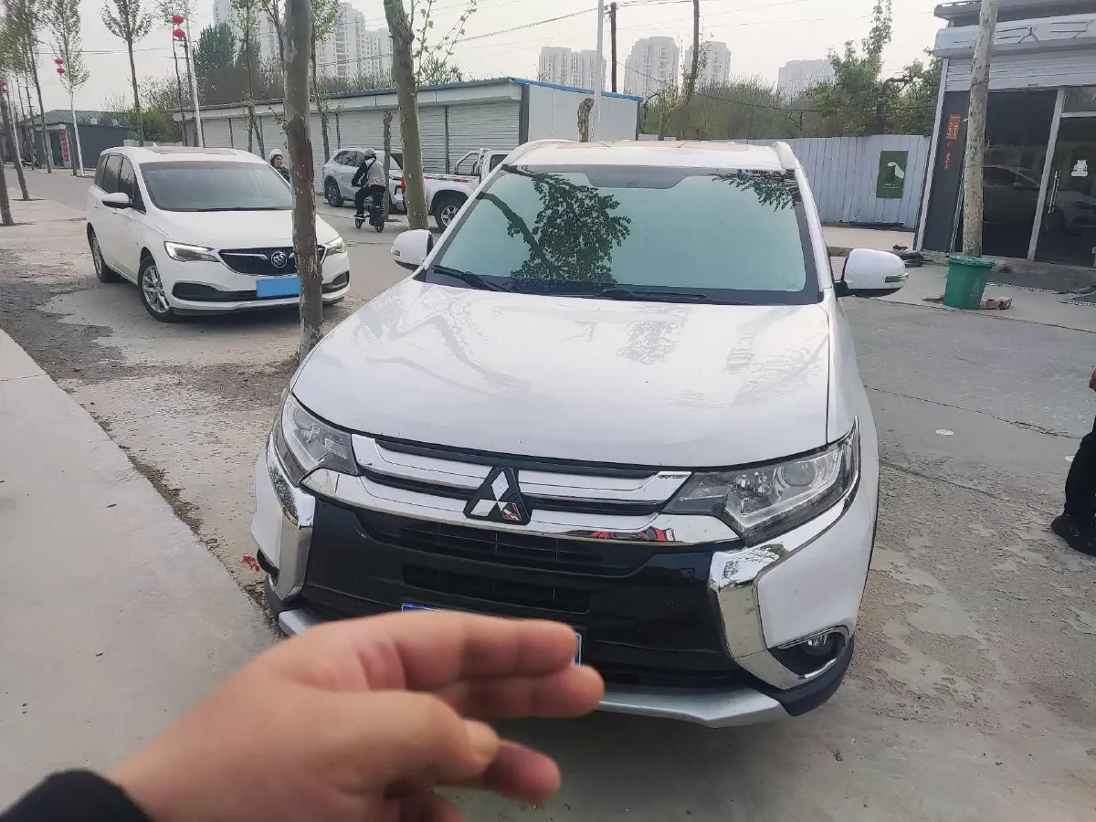2017 Mitsubishi Outlander 2.0L 166HP L4 CVT,autocango,china used car exporter,china ev exporter,chinese used car exporter,chinese used ev exporter