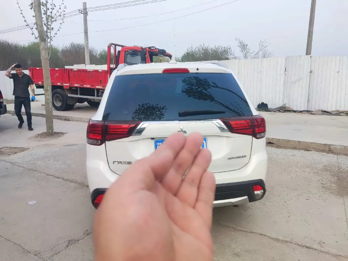 2017 Mitsubishi Outlander 2.0L 166HP L4 CVT,autocango,china used car exporter,china ev exporter,chinese used car exporter,chinese used ev exporter