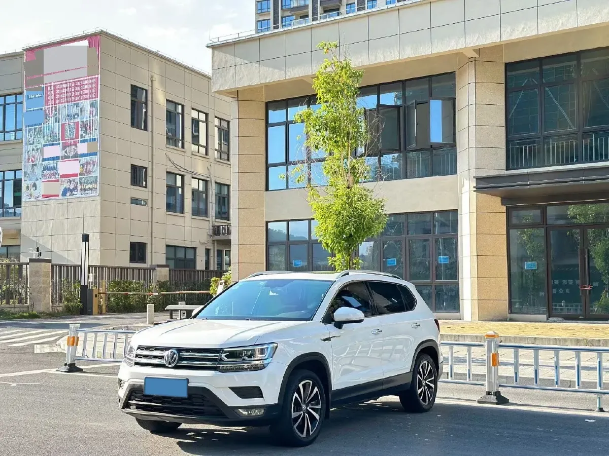 2019 MINI MINI 1.5T 102HP L3 7DCT,autocango,china used car exporter,china ev exporter,chinese used car exporter,chinese used ev exporter