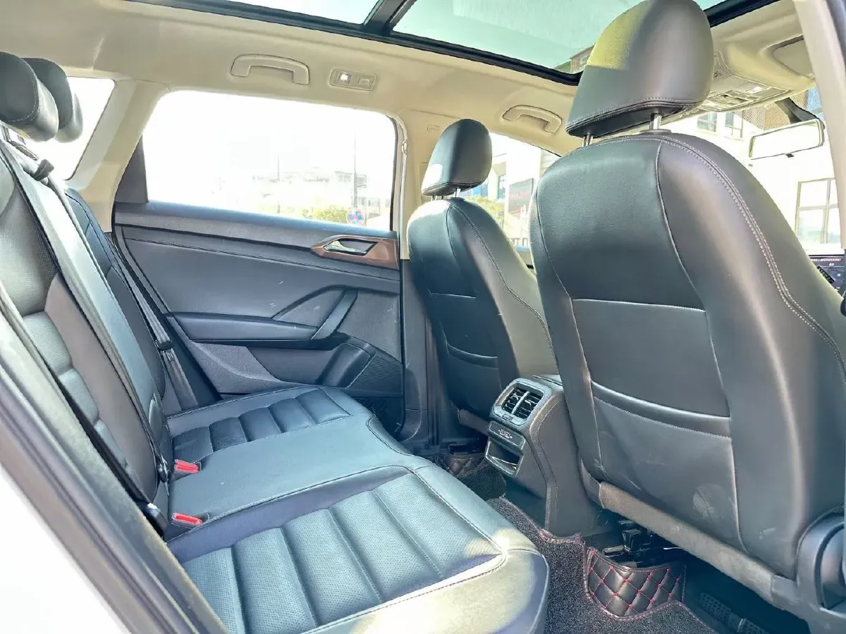 2019 MINI MINI 1.5T 102HP L3 7DCT,autocango,china used car exporter,china ev exporter,chinese used car exporter,chinese used ev exporter