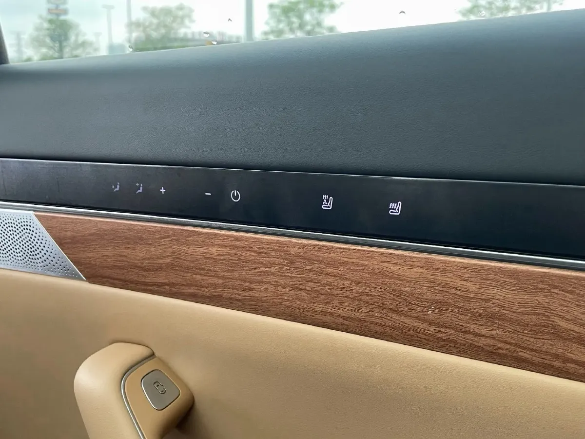 2026 Luxeed R7 REEV 156HP REEV,autocango,china used car exporter,china ev exporter,chinese used car exporter,chinese used ev exporter