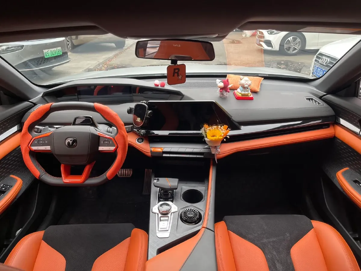 2024 ChangAn UNI-V 2.0T 233HP L4 8AT,autocango,china used car exporter,china ev exporter,chinese used car exporter,chinese used ev exporter