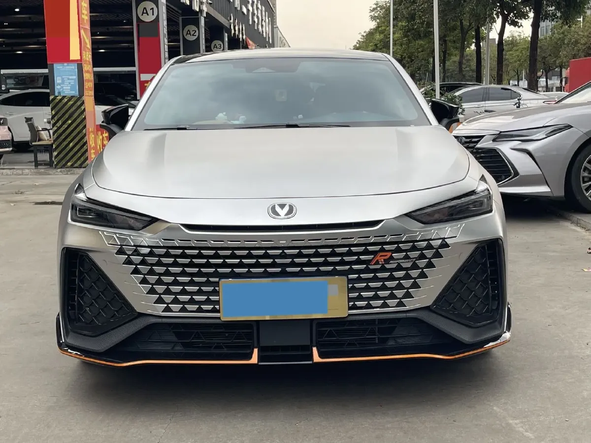 2024 ChangAn UNI-V 2.0T 233HP L4 8AT,autocango,china used car exporter,china ev exporter,chinese used car exporter,chinese used ev exporter