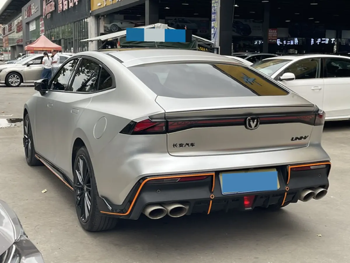 2024 ChangAn UNI-V 2.0T 233HP L4 8AT,autocango,china used car exporter,china ev exporter,chinese used car exporter,chinese used ev exporter