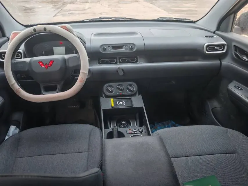 2025 WuLing HongGuang New Energy REEV 99HP REEV,autocango,china used car exporter,china ev exporter,chinese used car exporter,chinese used ev exporter