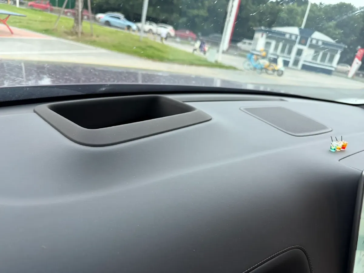 2024 Li L9 Range Extended 154HP REEV 52.3KWH,autocango,china used car exporter,china ev exporter,chinese used car exporter,chinese used ev exporter