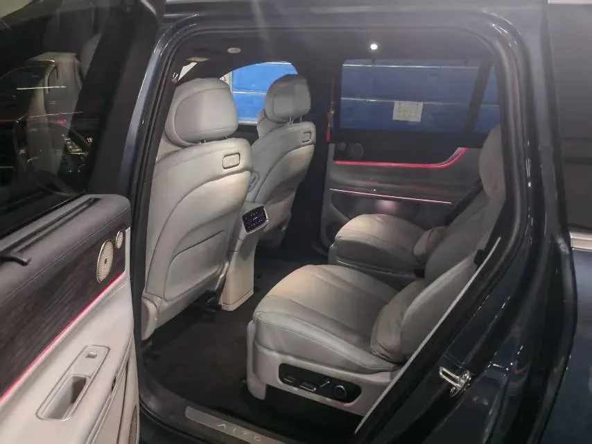 2024 AITO AITO M9 1.5T 152HP L4 REEV 42KWH,autocango,china used car exporter,china ev exporter,chinese used car exporter,chinese used ev exporter