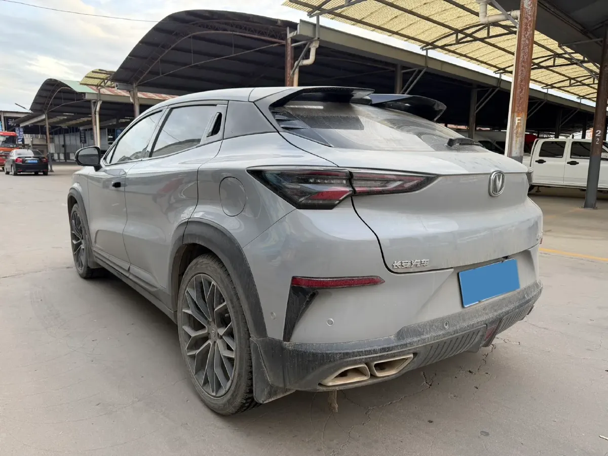 2022 ChangAn UNI-T 1.5T 188HP L4 7DCT,autocango,china used car exporter,china ev exporter,chinese used car exporter,chinese used ev exporter