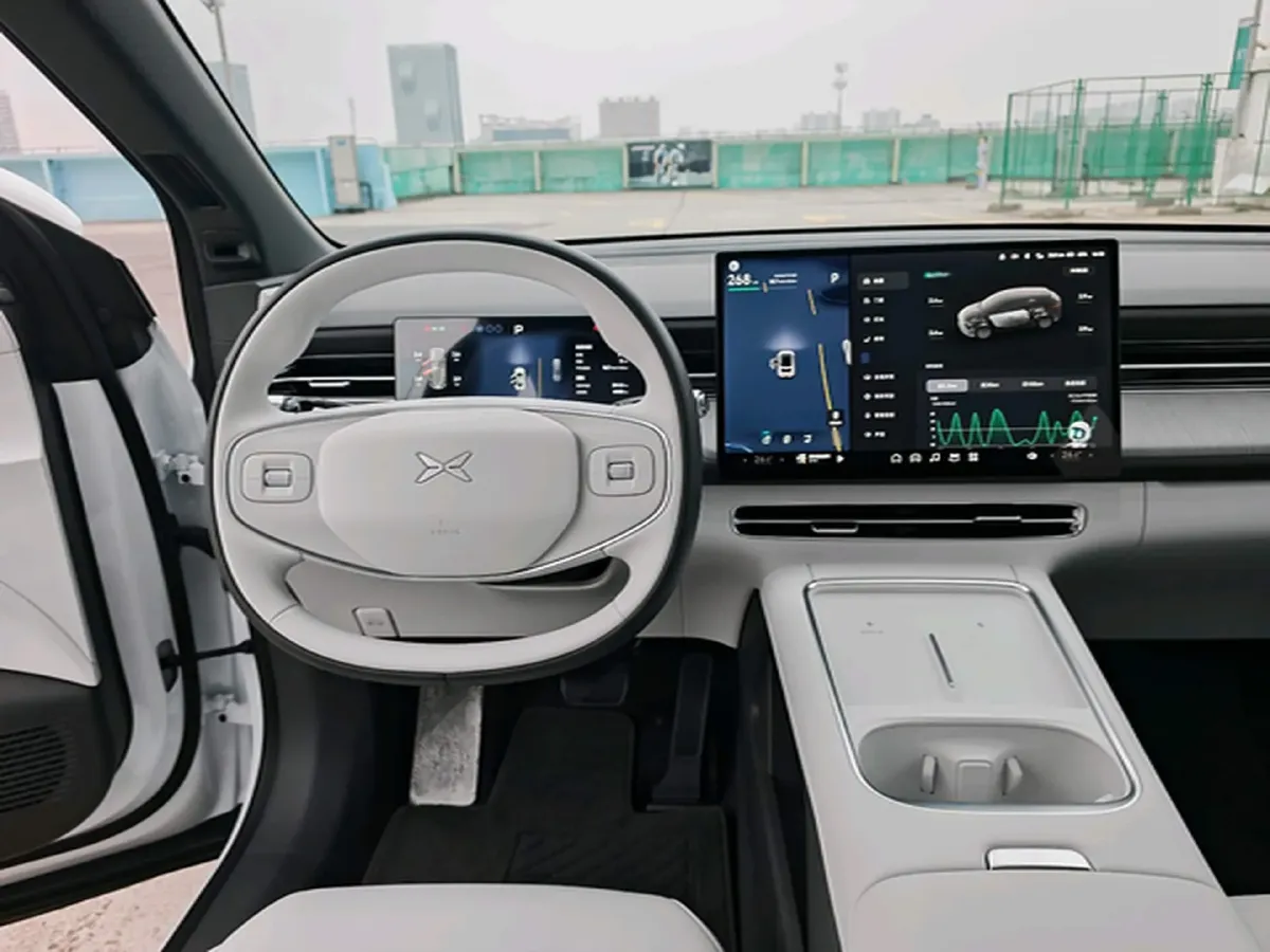 2025 Xpeng G6 BEV 68.5KWH,autocango,china used car exporter,china ev exporter,chinese used car exporter,chinese used ev exporter