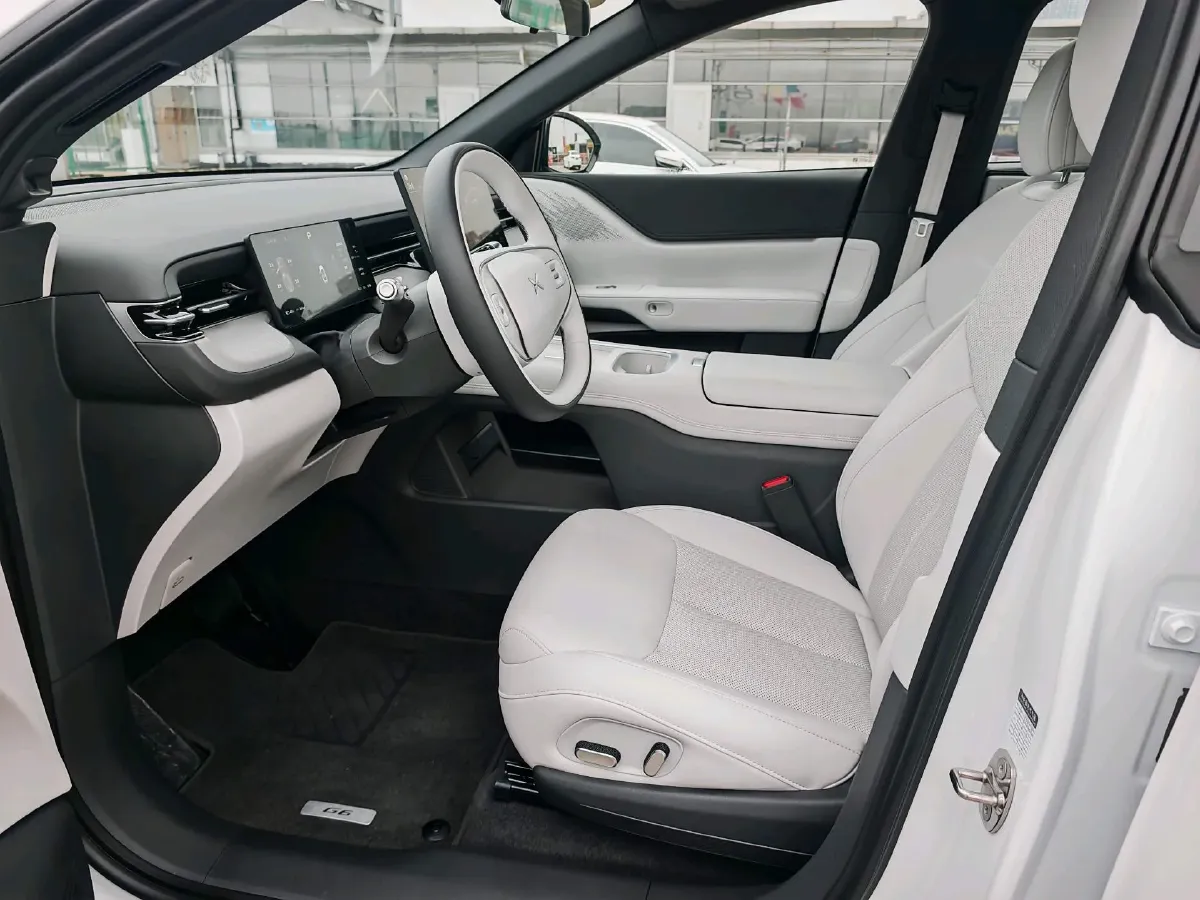 2025 Xpeng G6 BEV 68.5KWH,autocango,china used car exporter,china ev exporter,chinese used car exporter,chinese used ev exporter