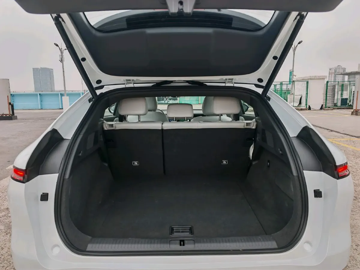 2025 Xpeng G6 BEV 68.5KWH,autocango,china used car exporter,china ev exporter,chinese used car exporter,chinese used ev exporter