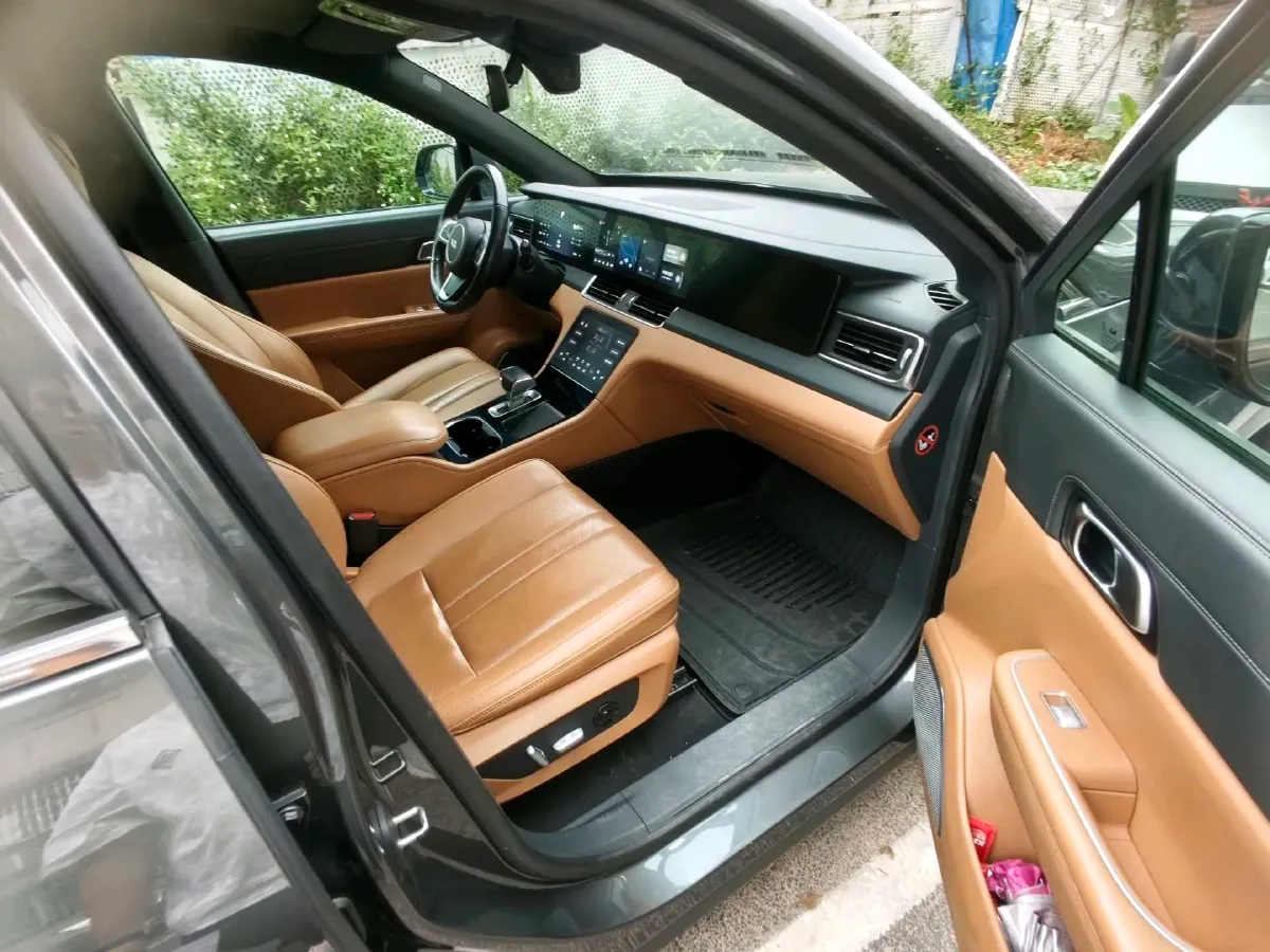 2020 Li ONE Range Extended 131HP REEV 40.5KWH,autocango,china used car exporter,china ev exporter,chinese used car exporter,chinese used ev exporter