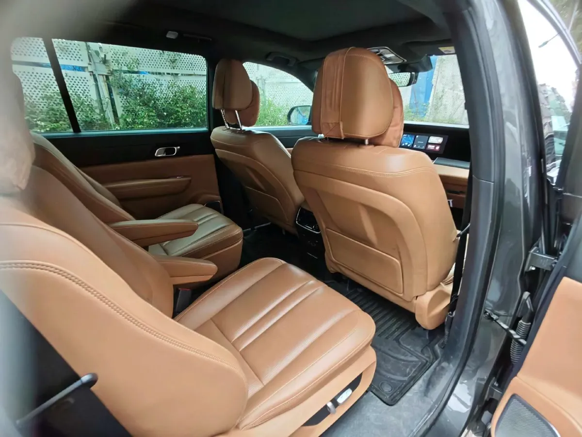 2020 Li ONE Range Extended 131HP REEV 40.5KWH,autocango,china used car exporter,china ev exporter,chinese used car exporter,chinese used ev exporter