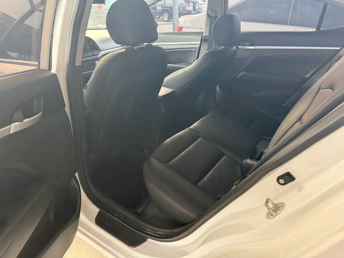 2016 Hyundai Elantra 1.6L 130HP L4 6AT,autocango,china used car exporter,china ev exporter,chinese used car exporter,chinese used ev exporter