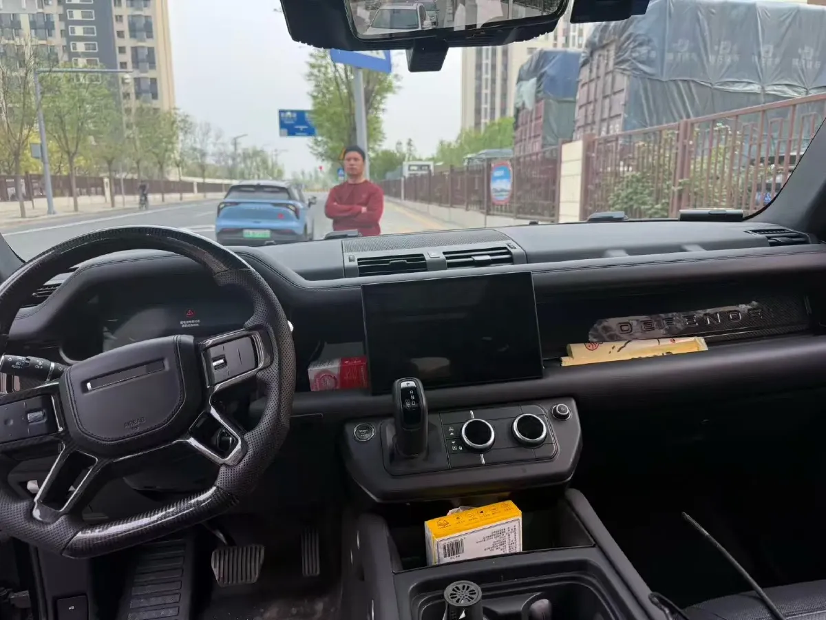 2023 Land Rover Defender 3.0T 400HP L6 8AT,autocango,china used car exporter,china ev exporter,chinese used car exporter,chinese used ev exporter
