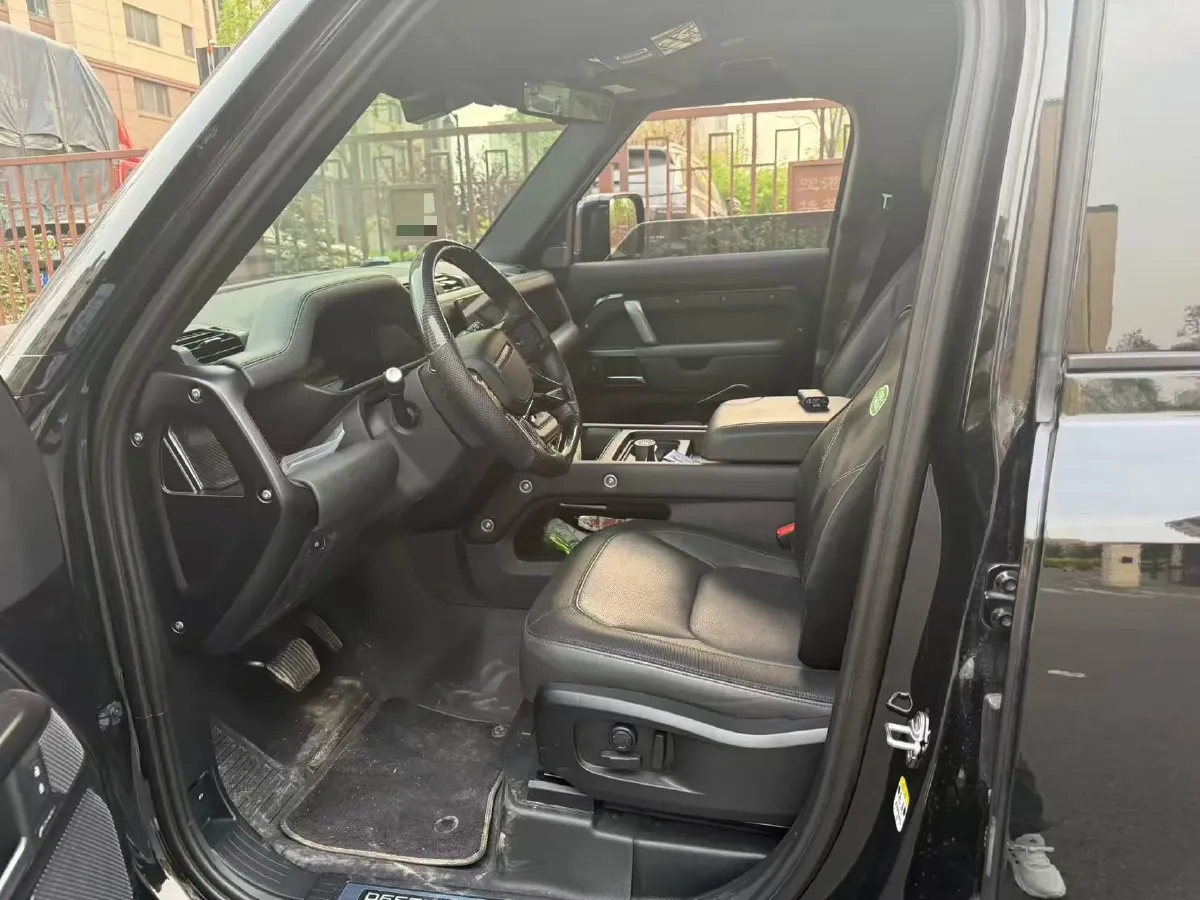 2023 Land Rover Defender 3.0T 400HP L6 8AT,autocango,china used car exporter,china ev exporter,chinese used car exporter,chinese used ev exporter