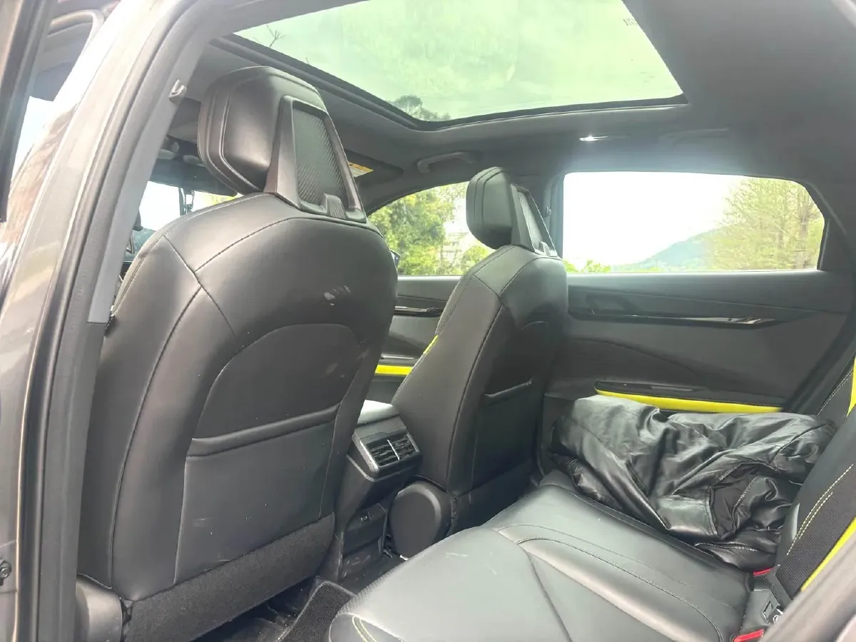 2022 ChangAn UNI-V 1.5T 188HP L4 7DCT,autocango,china used car exporter,china ev exporter,chinese used car exporter,chinese used ev exporter