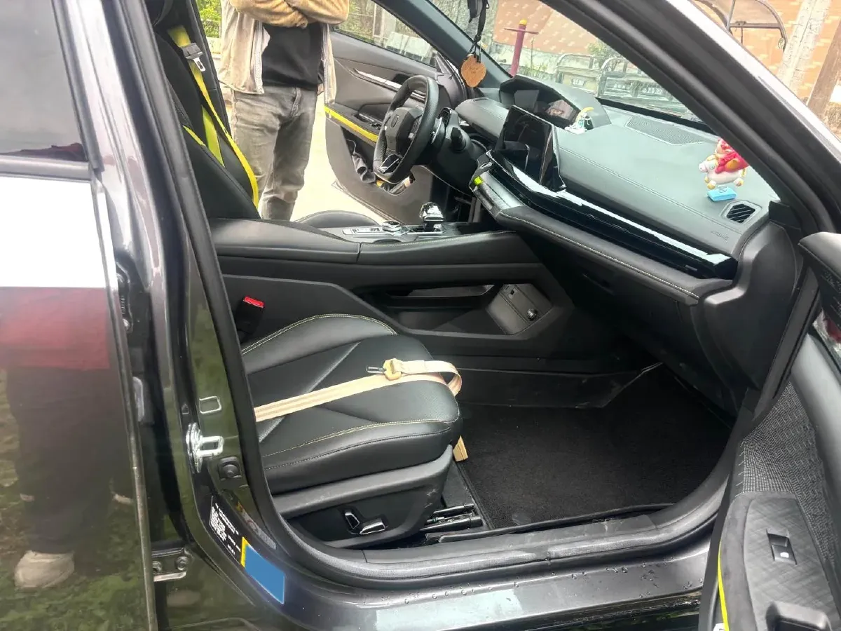 2022 ChangAn UNI-V 1.5T 188HP L4 7DCT,autocango,china used car exporter,china ev exporter,chinese used car exporter,chinese used ev exporter