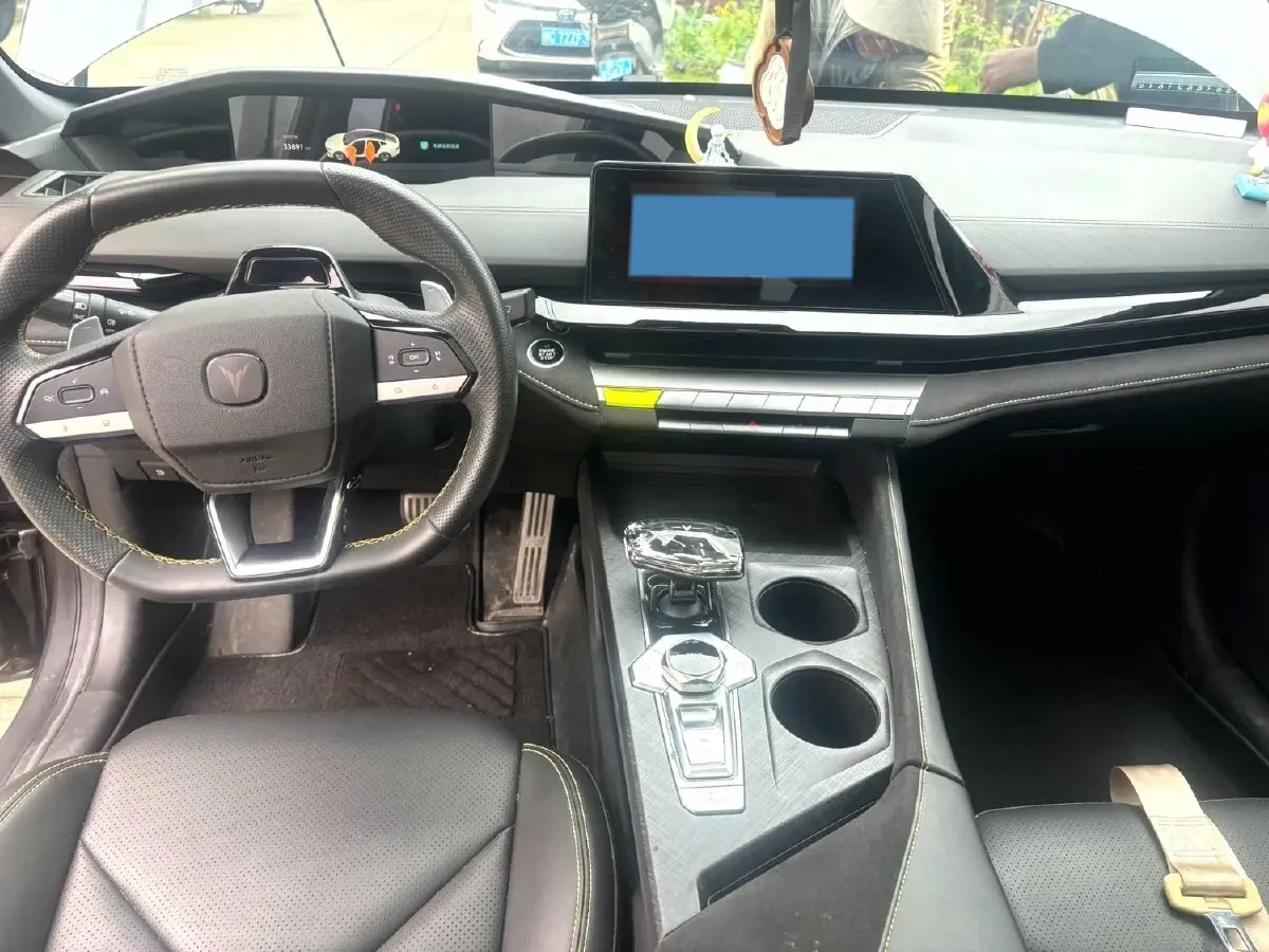 2022 ChangAn UNI-V 1.5T 188HP L4 7DCT,autocango,china used car exporter,china ev exporter,chinese used car exporter,chinese used ev exporter