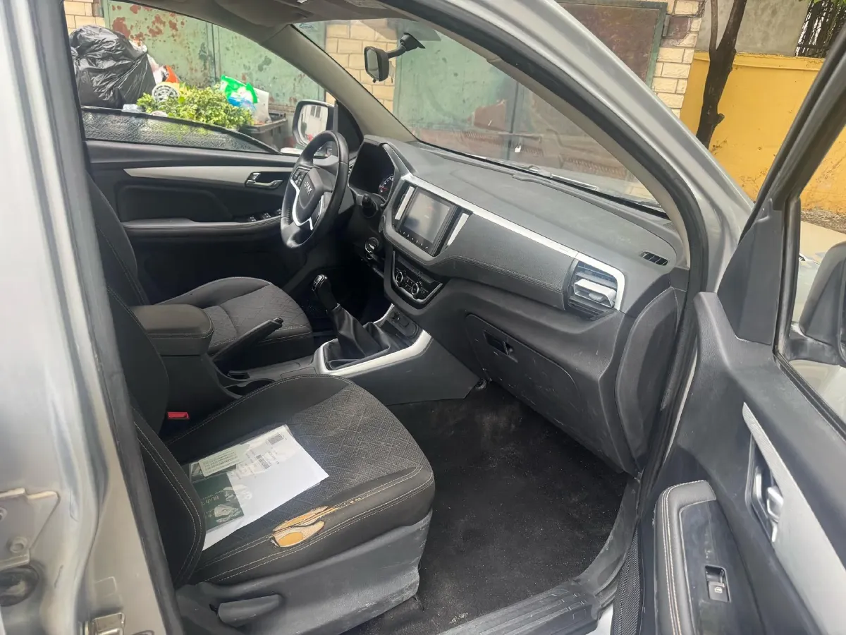 2020 Isuzu Jim 2.4T 211HP L4 5MT,autocango,china used car exporter,china ev exporter,chinese used car exporter,chinese used ev exporter