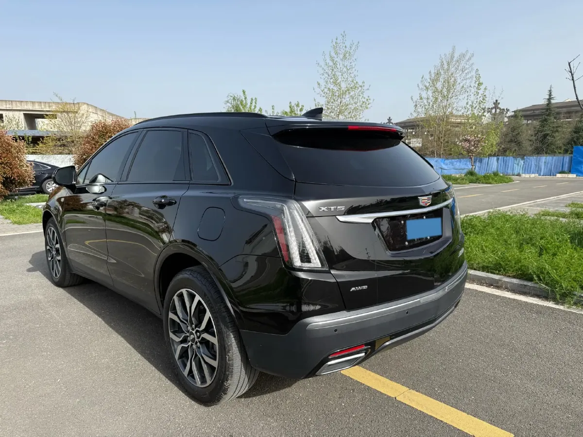 2021 Cadillac XT5 2.0T 237HP L4 9AT,autocango,china used car exporter,china ev exporter,chinese used car exporter,chinese used ev exporter