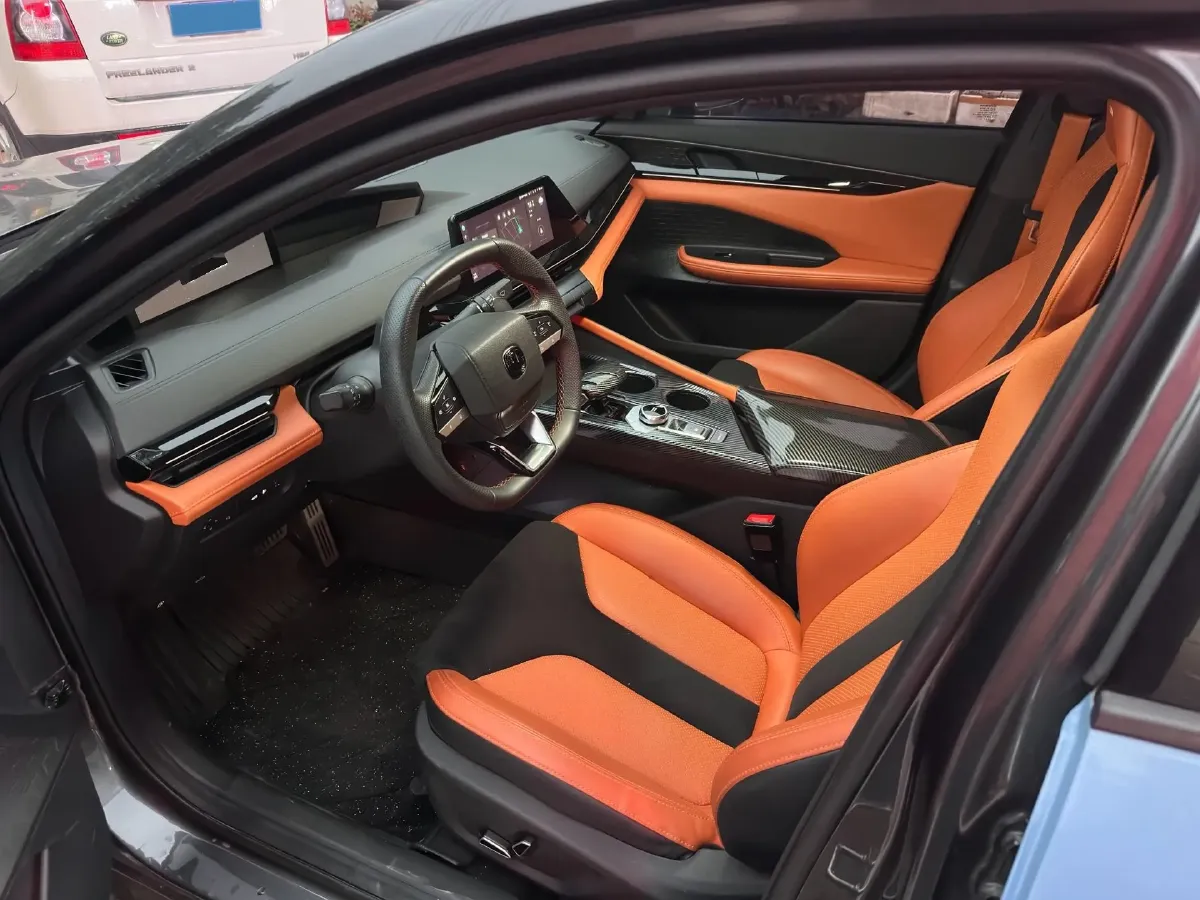 2023 ChangAn UNI-V 1.5T 188HP L4 7DCT,autocango,china used car exporter,china ev exporter,chinese used car exporter,chinese used ev exporter