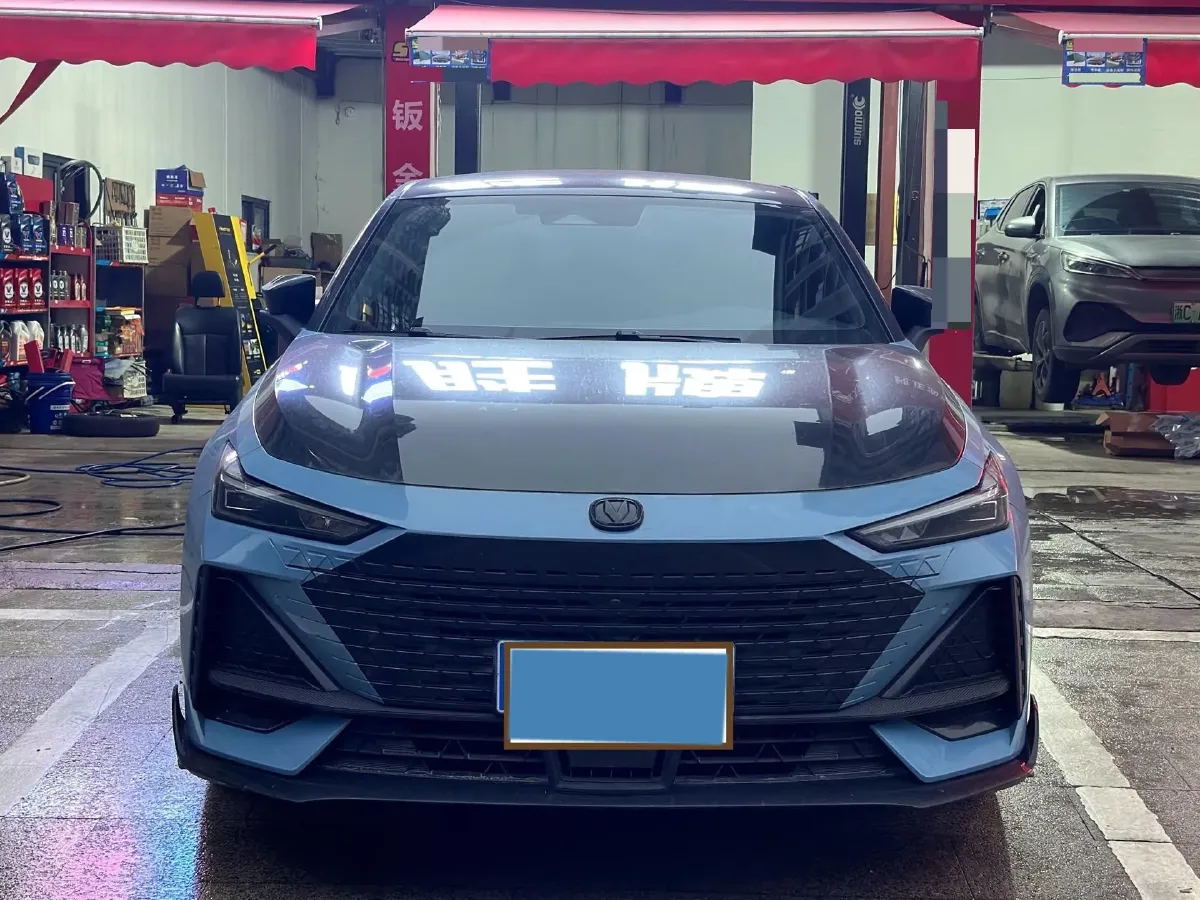 2023 ChangAn UNI-V 1.5T 188HP L4 7DCT,autocango,china used car exporter,china ev exporter,chinese used car exporter,chinese used ev exporter