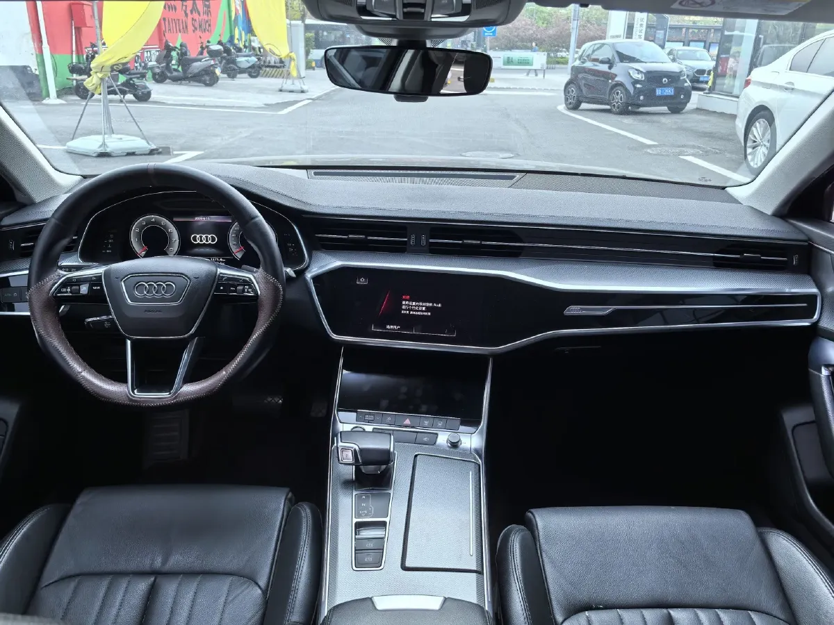 2021 Audi A6L 2.0T 224HP L4 7DCT,autocango,china used car exporter,china ev exporter,chinese used car exporter,chinese used ev exporter