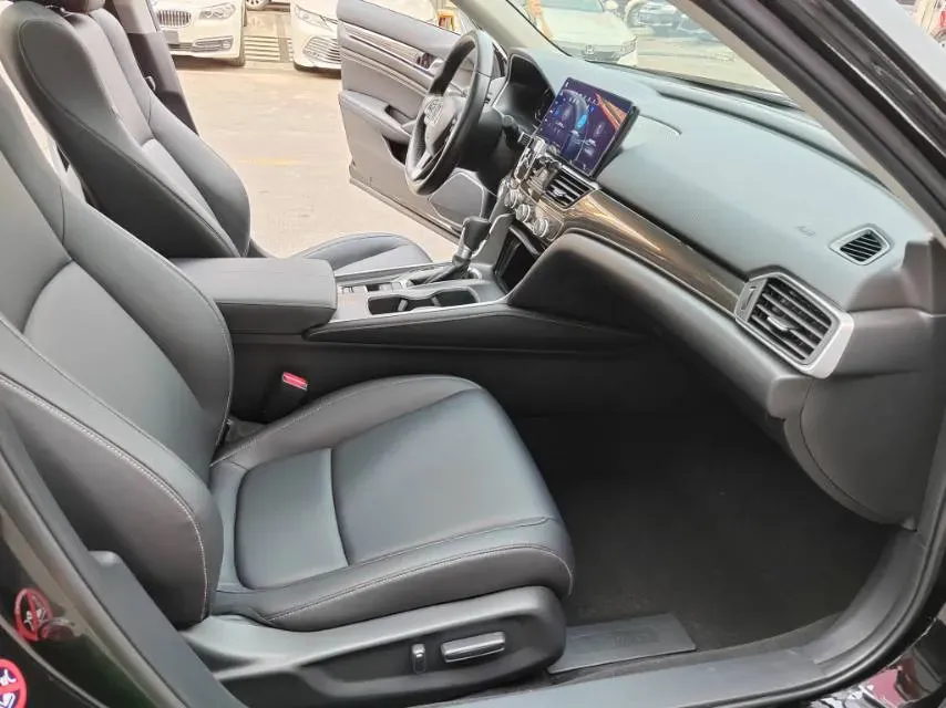 2022 Honda Accord 1.5T 194HP L4 CVT,autocango,china used car exporter,china ev exporter,chinese used car exporter,chinese used ev exporter