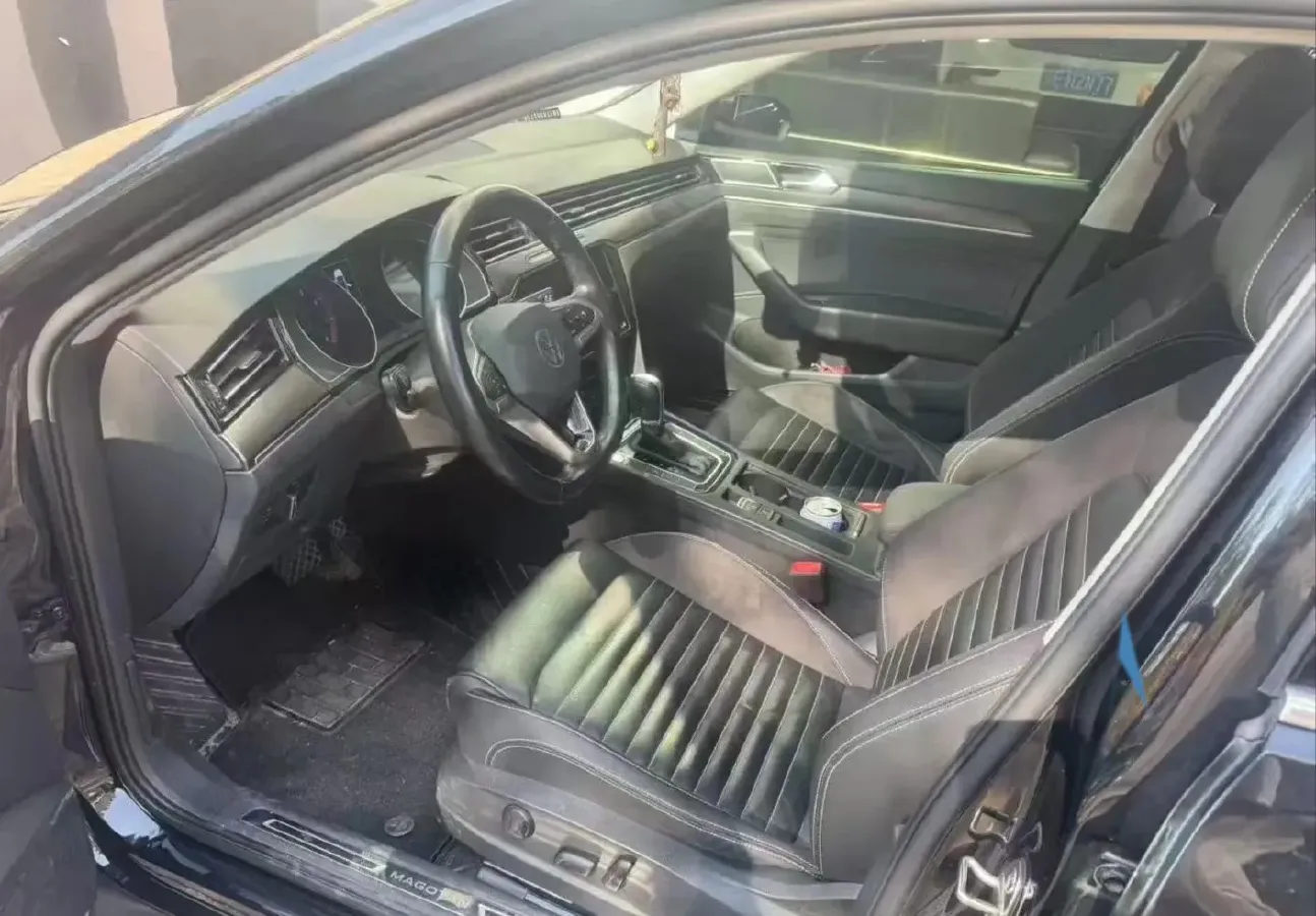 2023 Volkswagen Magotan 2.0T 186HP L4 7DCT,autocango,china used car exporter,china ev exporter,chinese used car exporter,chinese used ev exporter