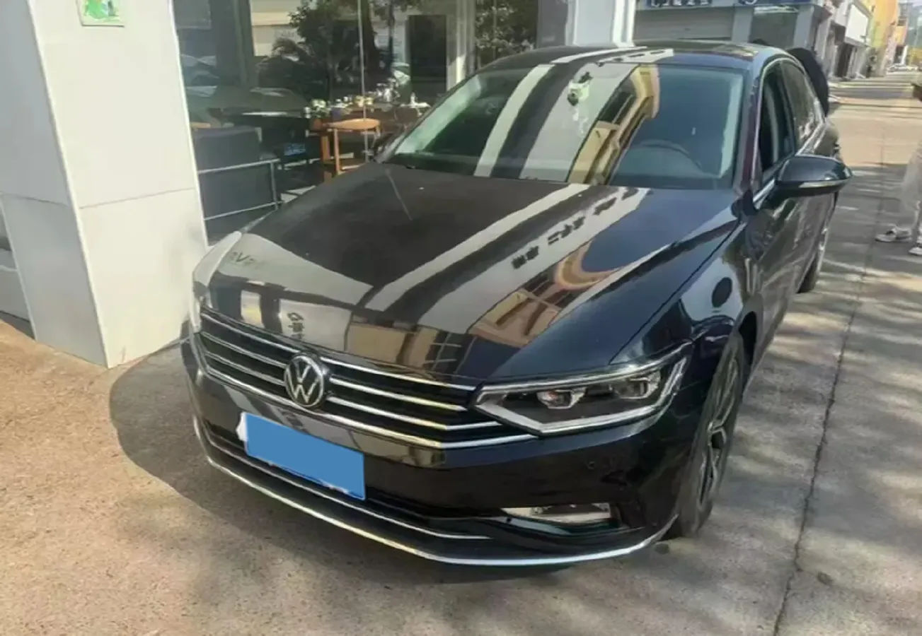 2023 Volkswagen Magotan 2.0T 186HP L4 7DCT,autocango,china used car exporter,china ev exporter,chinese used car exporter,chinese used ev exporter