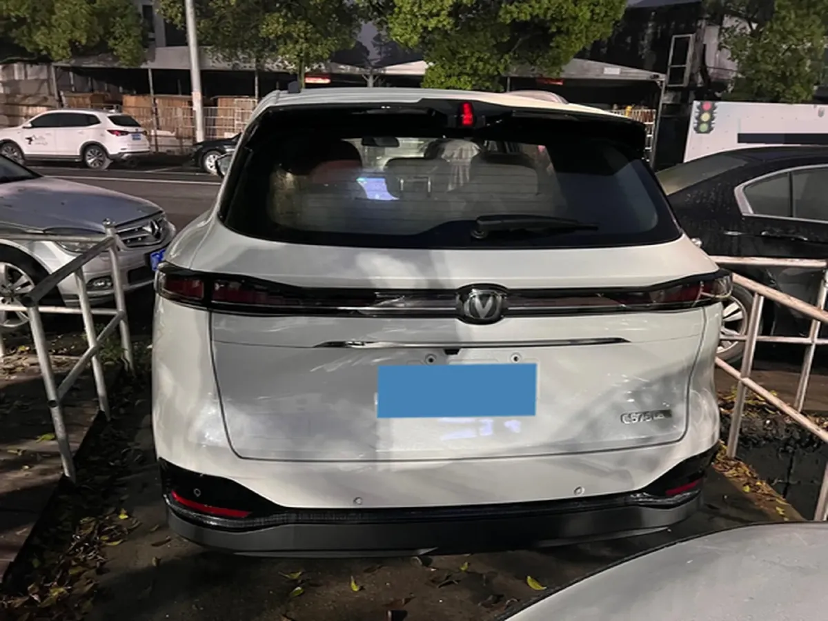 2025 ChangAn CS75 Plus 1.5T 192HP L4 8AT,autocango,china used car exporter,china ev exporter,chinese used car exporter,chinese used ev exporter