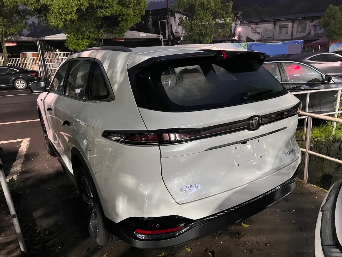 2025 ChangAn CS75 Plus 1.5T 192HP L4 8AT,autocango,china used car exporter,china ev exporter,chinese used car exporter,chinese used ev exporter