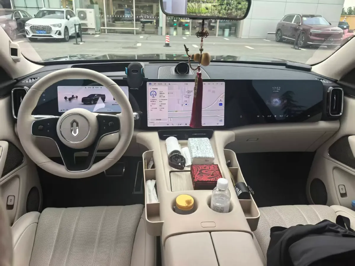 2025 AITO AITO M8 REEV 160HP REEV 53.4KWH,autocango,china used car exporter,china ev exporter,chinese used car exporter,chinese used ev exporter