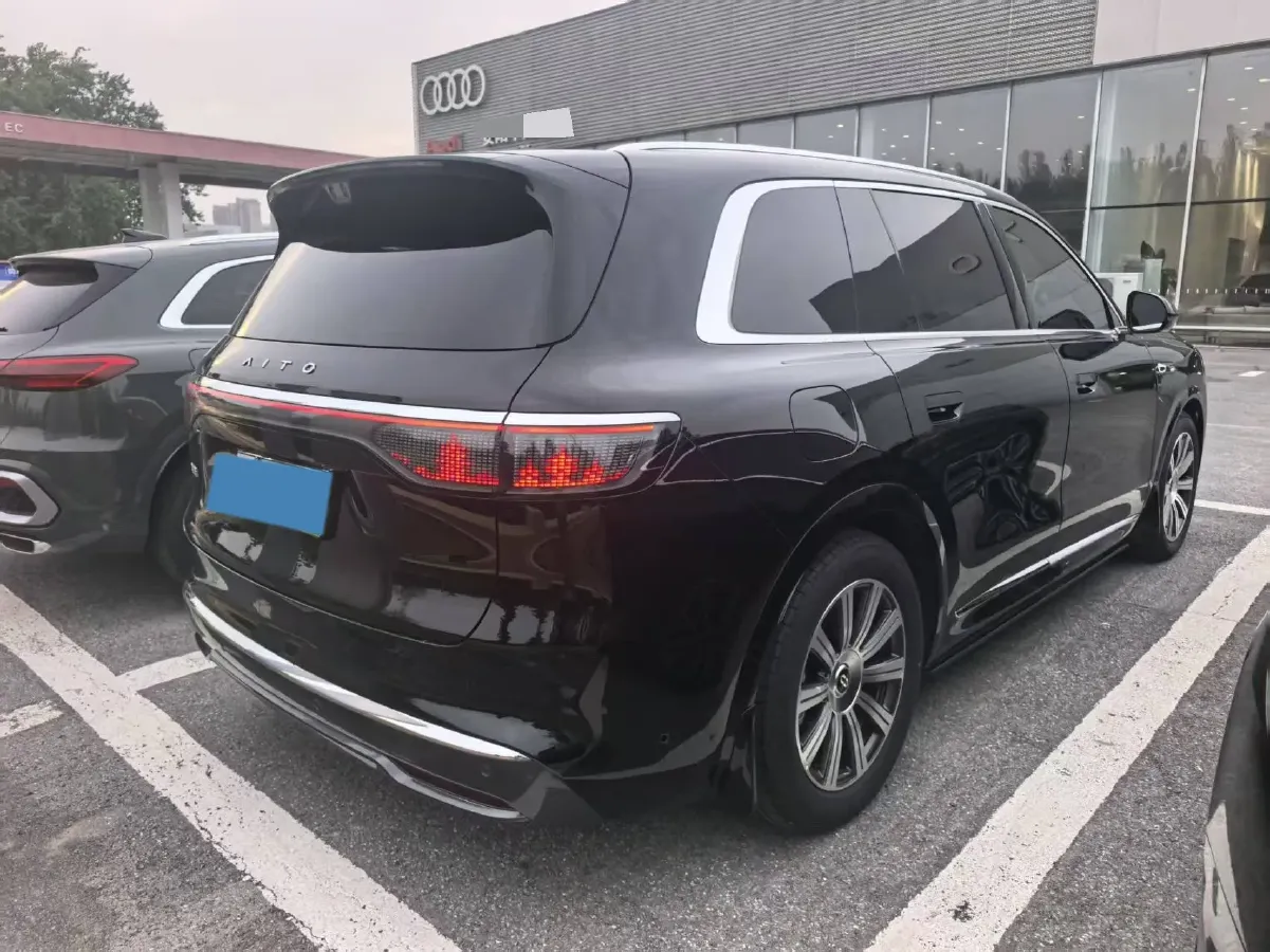 2025 AITO AITO M8 REEV 160HP REEV 53.4KWH,autocango,china used car exporter,china ev exporter,chinese used car exporter,chinese used ev exporter