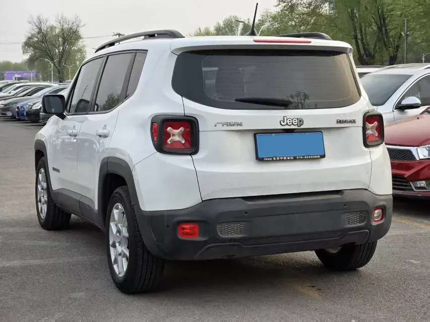 2019 Jeep Renegade 1.3T 173HP L4 7DCT,autocango,china used car exporter,china ev exporter,chinese used car exporter,chinese used ev exporter