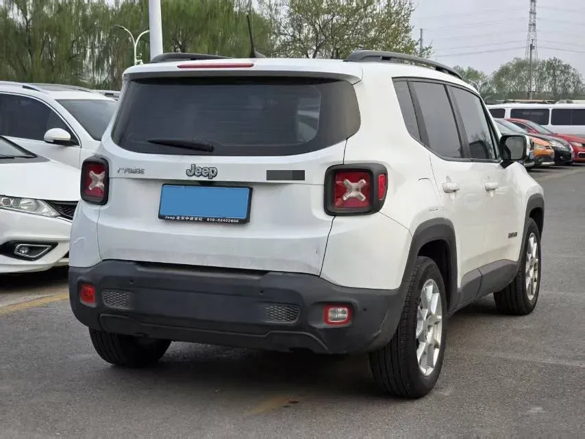 2019 Jeep Renegade 1.3T 173HP L4 7DCT,autocango,china used car exporter,china ev exporter,chinese used car exporter,chinese used ev exporter