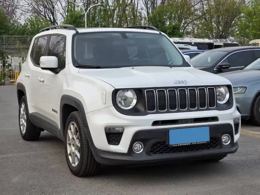 2019 Jeep Renegade 1.3T 173HP L4 7DCT,autocango,china used car exporter,china ev exporter,chinese used car exporter,chinese used ev exporter