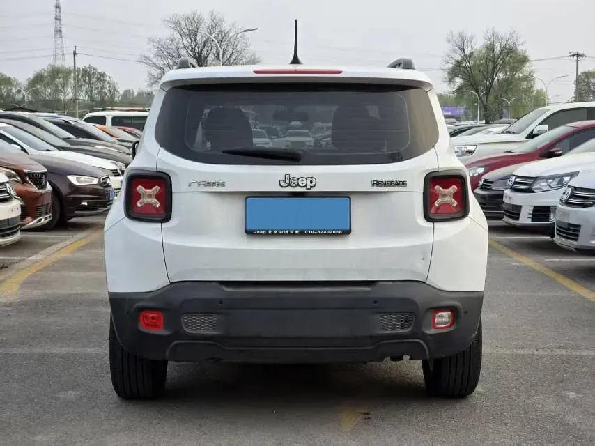 2019 Jeep Renegade 1.3T 173HP L4 7DCT,autocango,china used car exporter,china ev exporter,chinese used car exporter,chinese used ev exporter