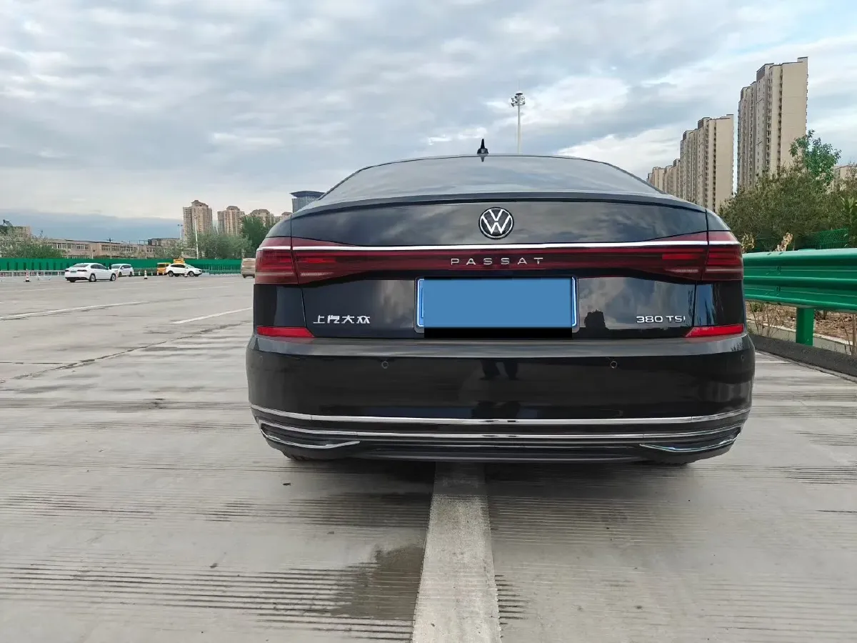 2025 Volkswagen Passat 2.0T 220HP L4 7DCT,autocango,china used car exporter,china ev exporter,chinese used car exporter,chinese used ev exporter