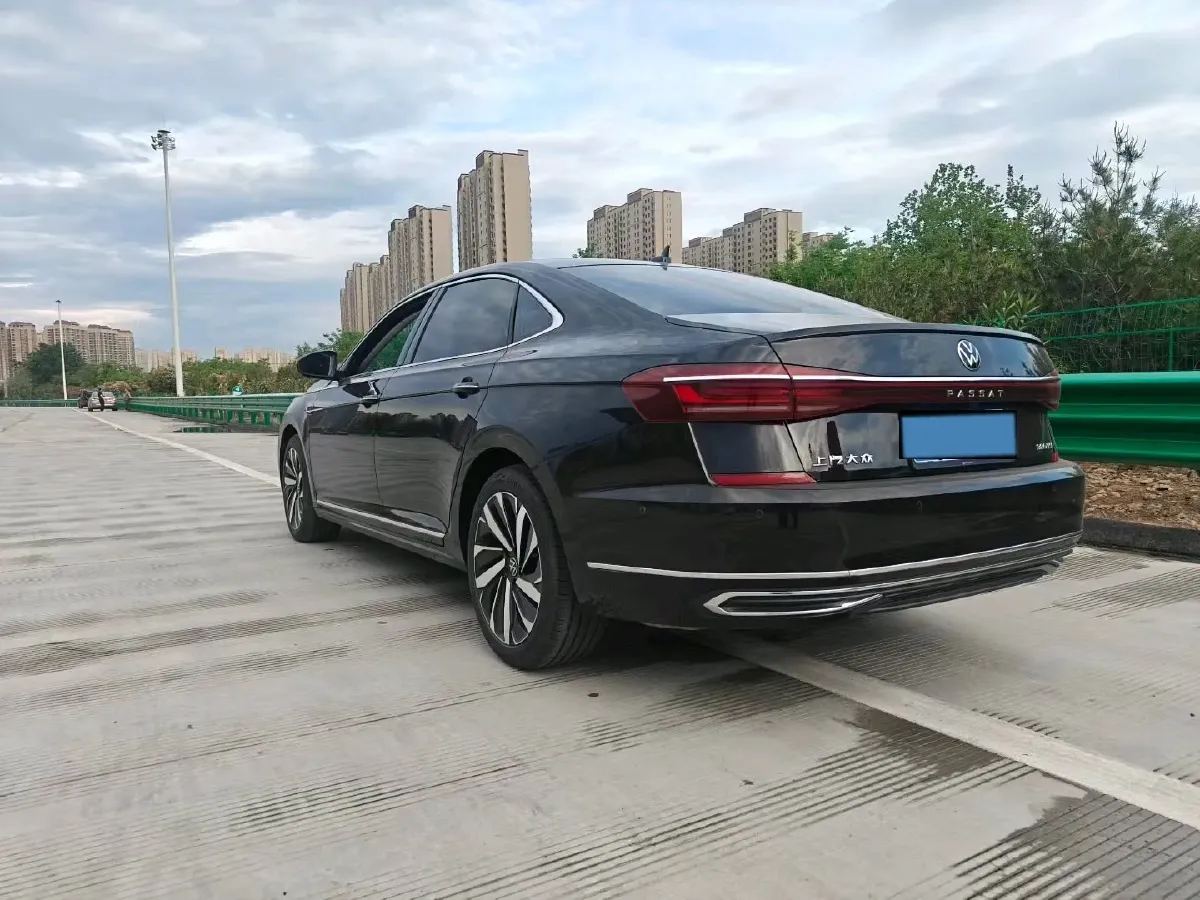2025 Volkswagen Passat 2.0T 220HP L4 7DCT,autocango,china used car exporter,china ev exporter,chinese used car exporter,chinese used ev exporter