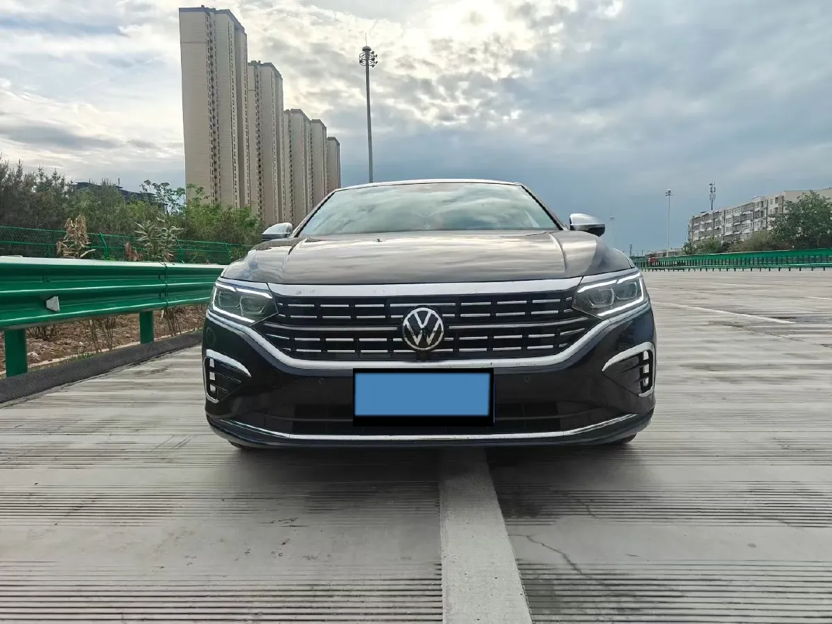 2025 Volkswagen Passat 2.0T 220HP L4 7DCT,autocango,china used car exporter,china ev exporter,chinese used car exporter,chinese used ev exporter
