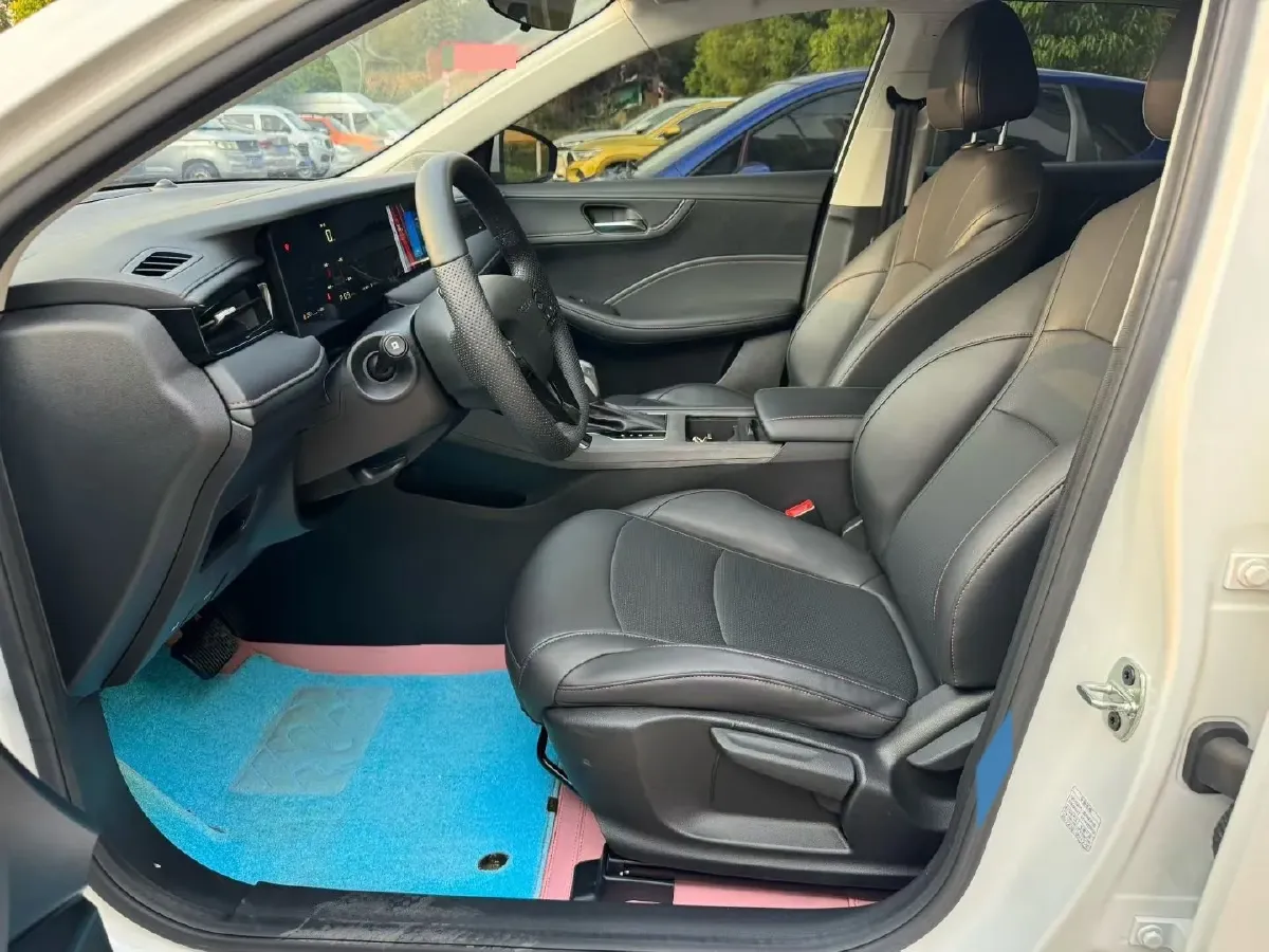 2023 Roewe i5 1.5L 129HP L4 CVT,autocango,china used car exporter,china ev exporter,chinese used car exporter,chinese used ev exporter